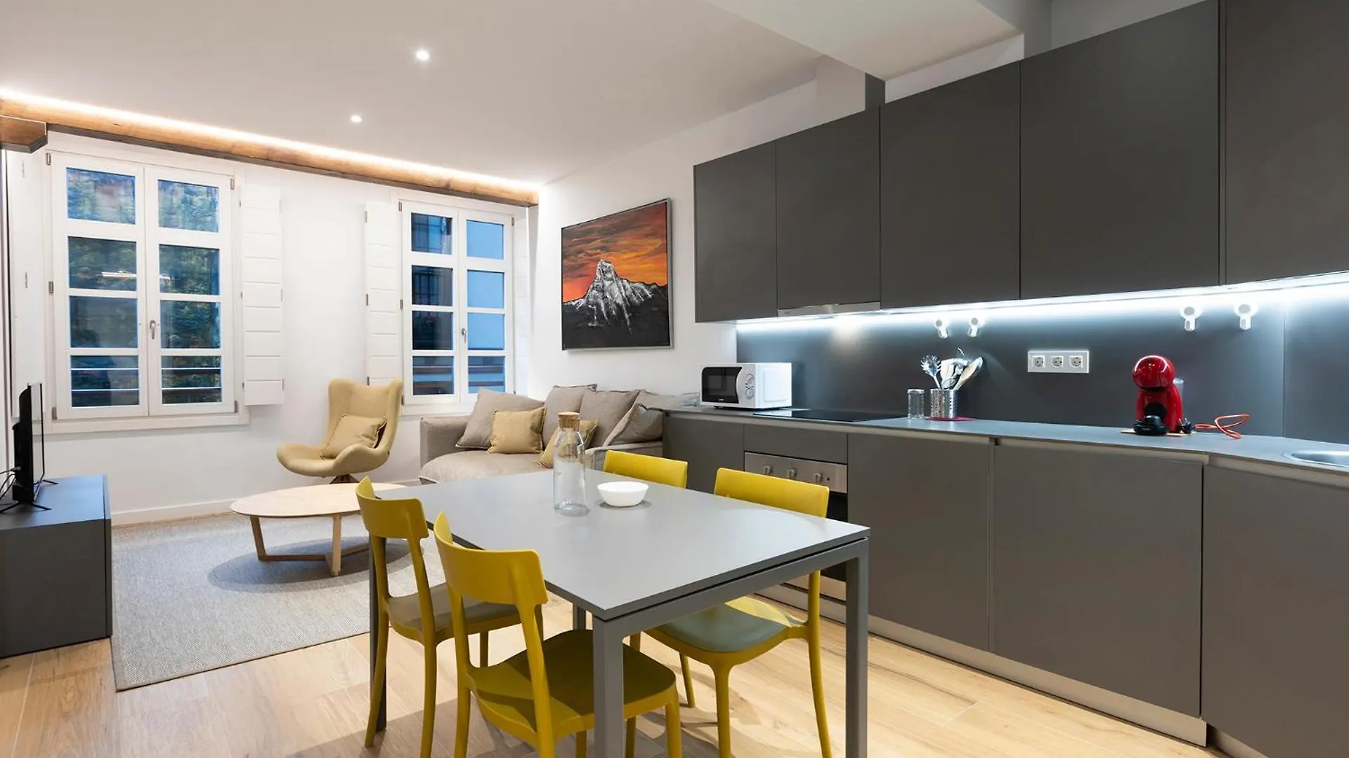 Alde-Zahar. Basquenjoy Apartment Hondarribia