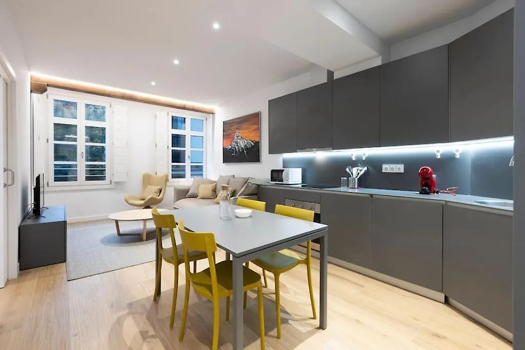 Alde-Zahar. Basquenjoy Apartment Hondarribia