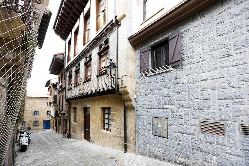 Alde-Zahar. Basquenjoy Apartment Hondarribia Spain