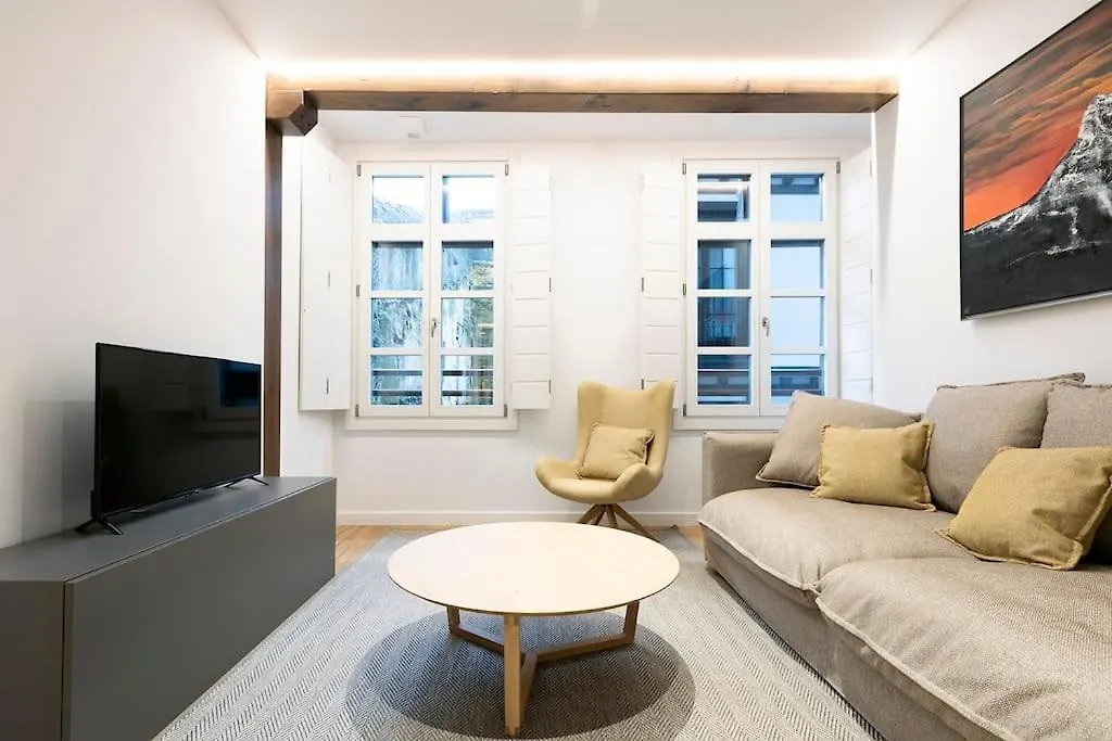 Alde-Zahar. Basquenjoy Apartment Hondarribia