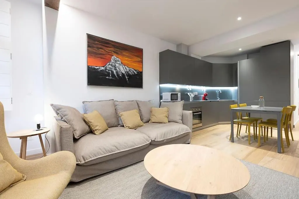 Alde-Zahar. Basquenjoy Apartment Hondarribia 0*,  Spain